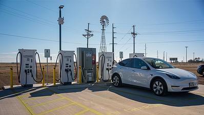 Electric vehicle charging in Happy, Texas