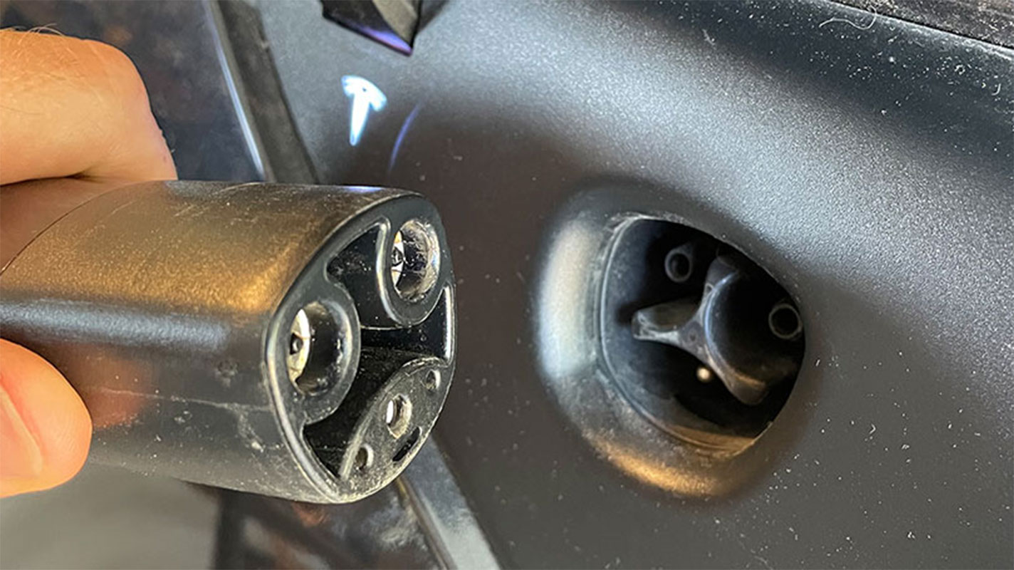 J3400 charging connector.
